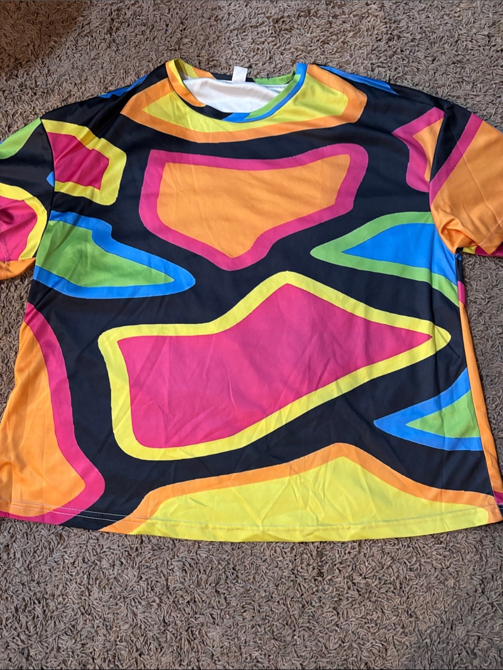 Men's Short Sleeve Geo-Print Tee in Black with Bright Accent Colors 3xl